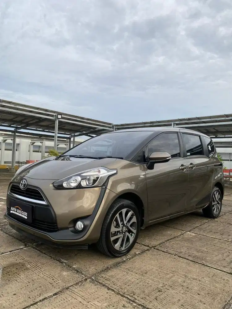 (Km Low 70ribu Record) TOYOTA SIENTA V AT 2018