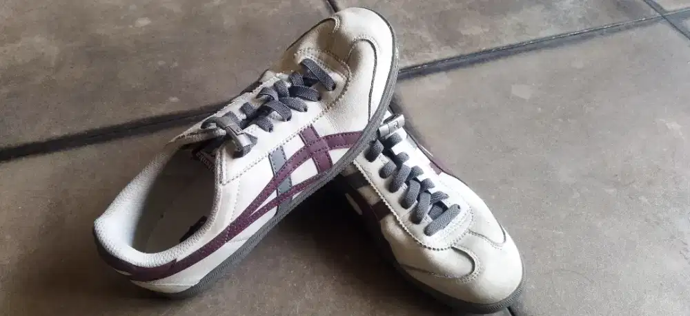 Sepatu snakers oitsuka Assic Tiger size 40 fit 41