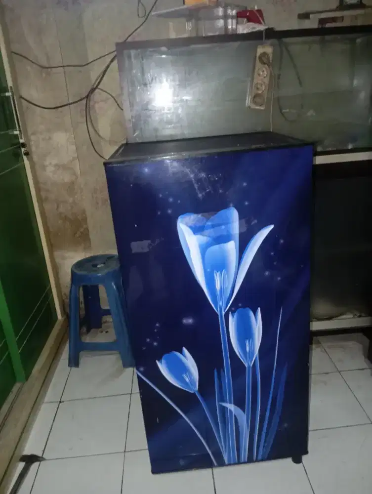 Kulkas 1 pintu merk Aqua