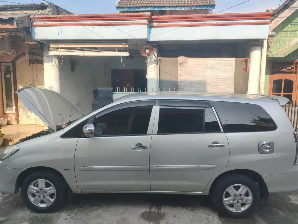 Toyota Kijang Innova 2009 Bensin