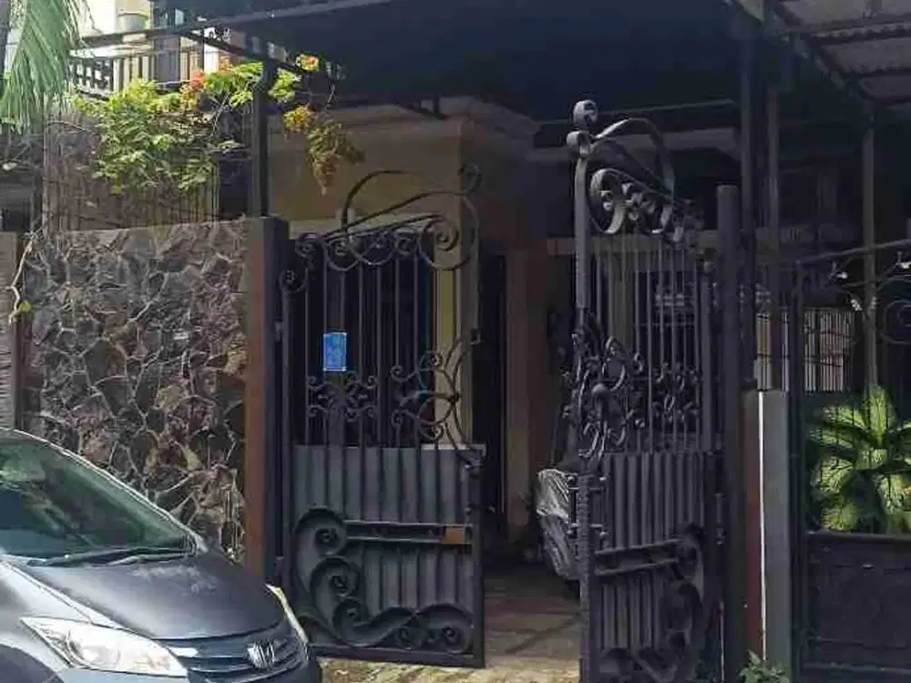 Dijual rumah Taman Semanan Indah, 5x15, 2 lt, 120 m2, 2+1 kt, 2+1 km, hdp barat daya