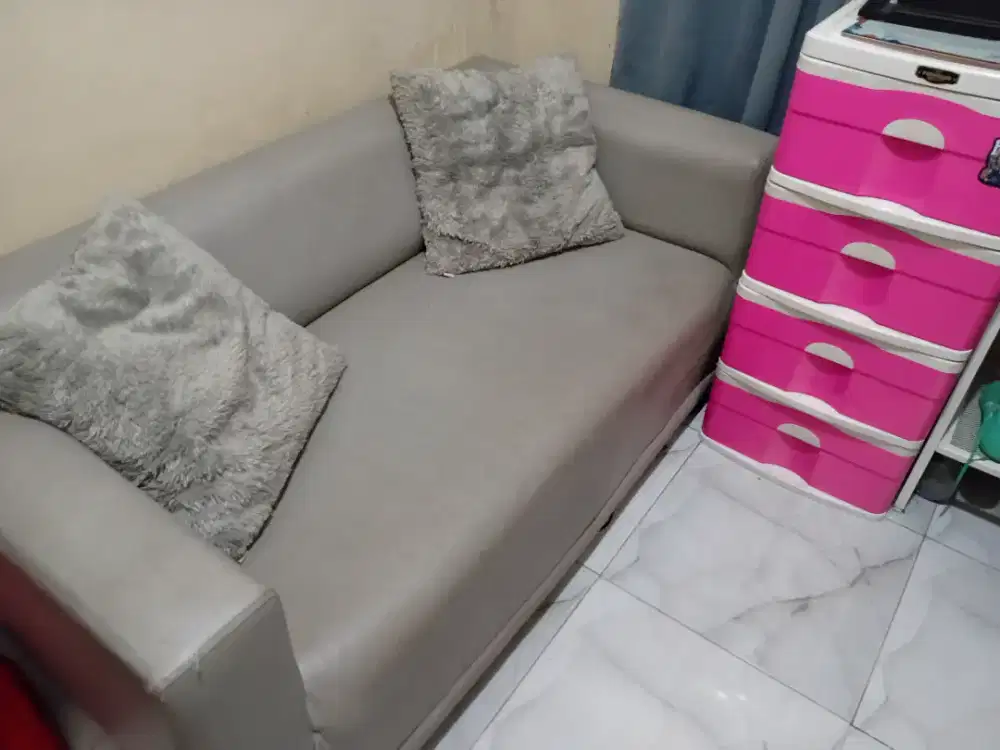 Sofa 2 seat gratis bantal dan box susun