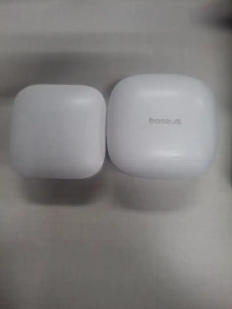 Dijual 2 tws ( redmi bud 6 ) dan ( rumahan basseus )