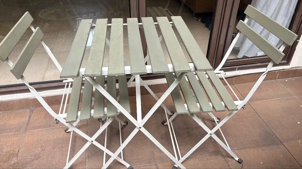 ikea Tarno table and 2 chairs (out door)