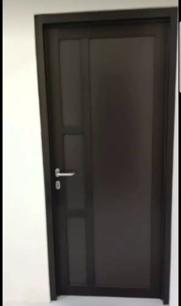 Pintu swing almunium