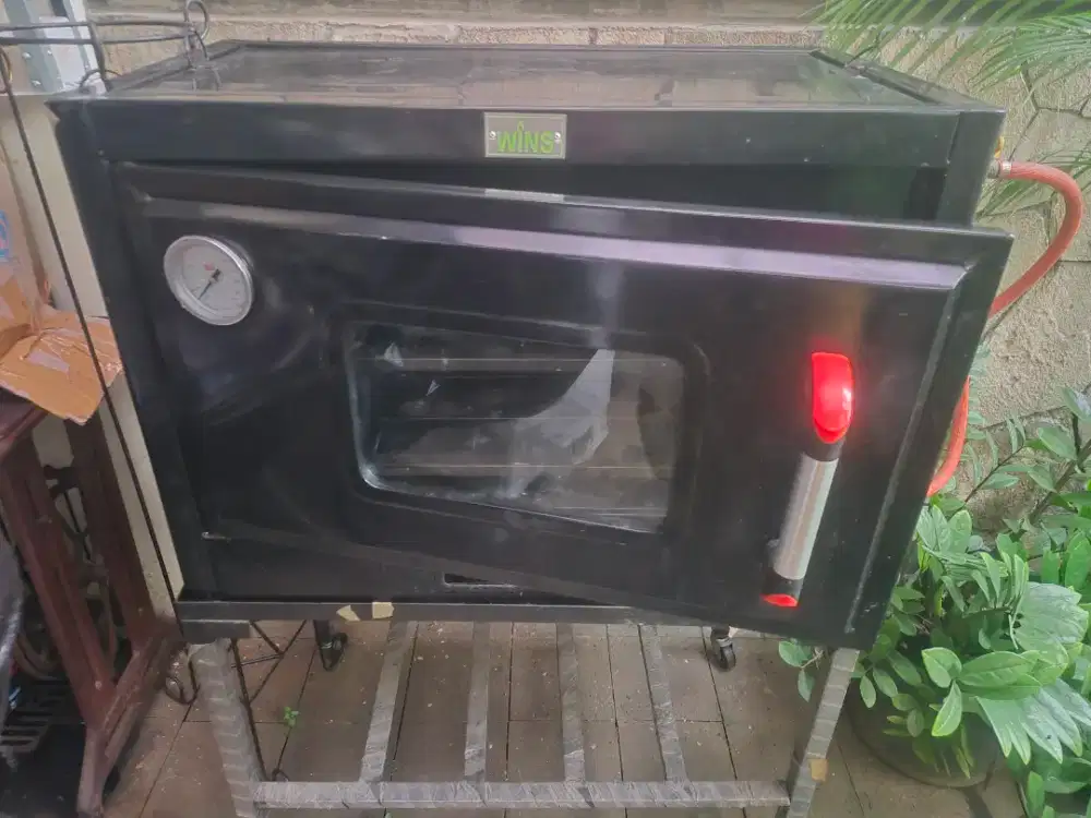 Di jual oven gas, merek wins, barang ok, kondisi masih bagus.