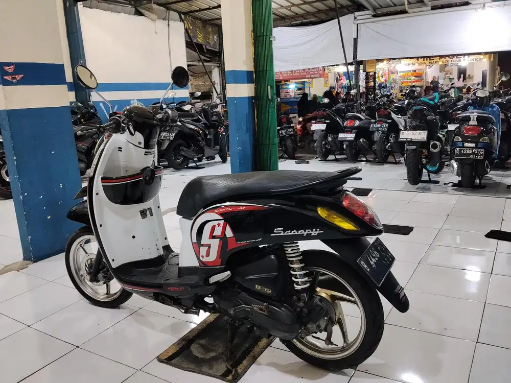 DIJUAL CEPAT HONDA SCOOPY ESP CBS ISS 2015 SIAP PAKAI