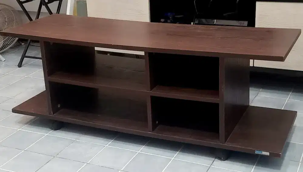 Meja Rak TV Bekas