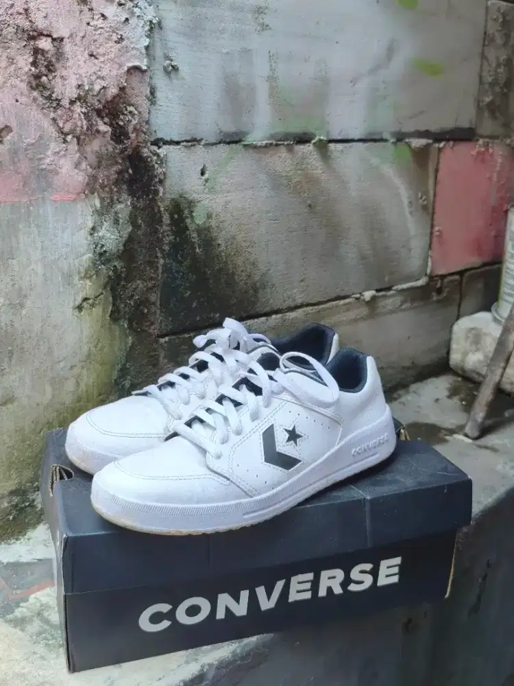 Sepatu Converse Day One Court Unisex Sneakers - White and Black