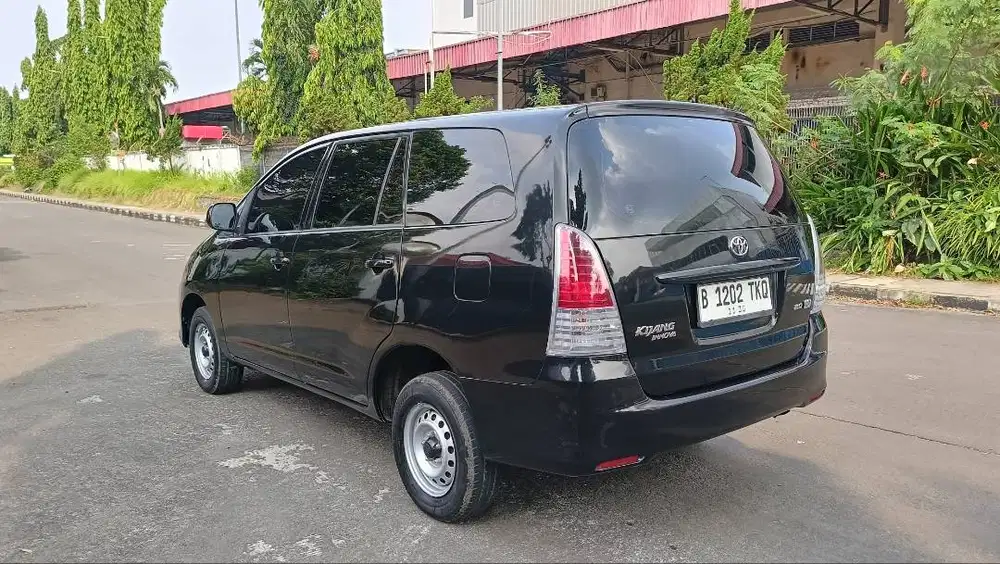 Kijang Inova 2010 jos tipe J