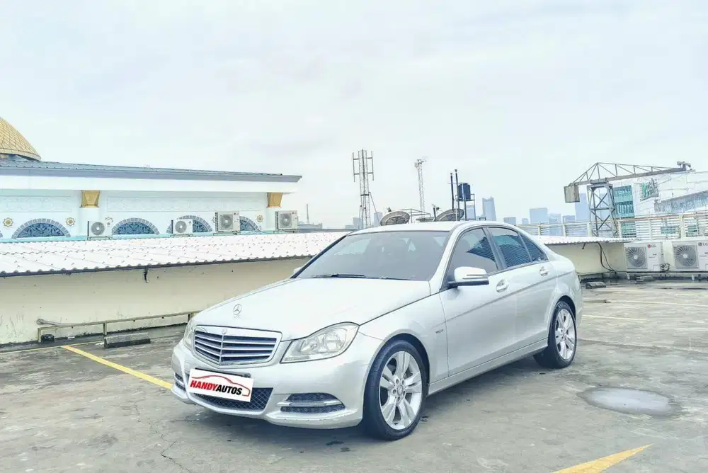 Mercedes Benz C200 Avantagrde Tahun 2013 Automatic Abu abu metalik