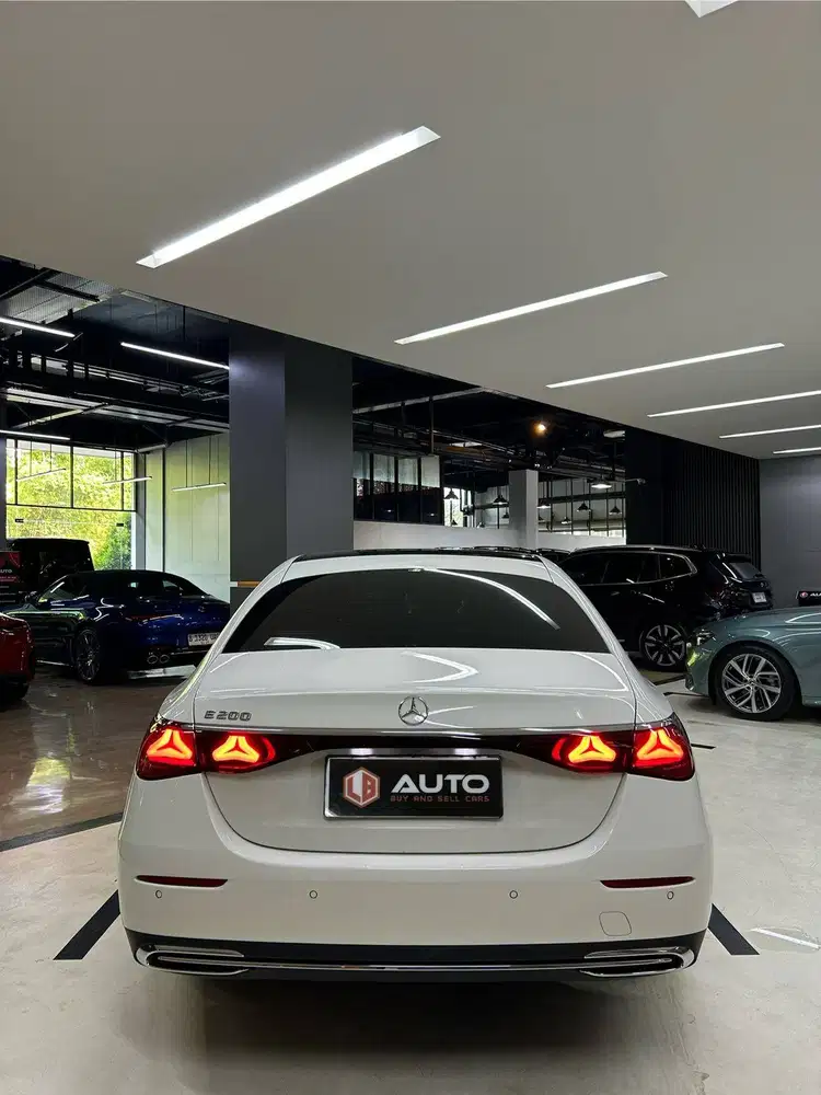 Mercedes Benz E200 Exclusive Line AT 2024 Putih Km13rb Nik B1458JEP