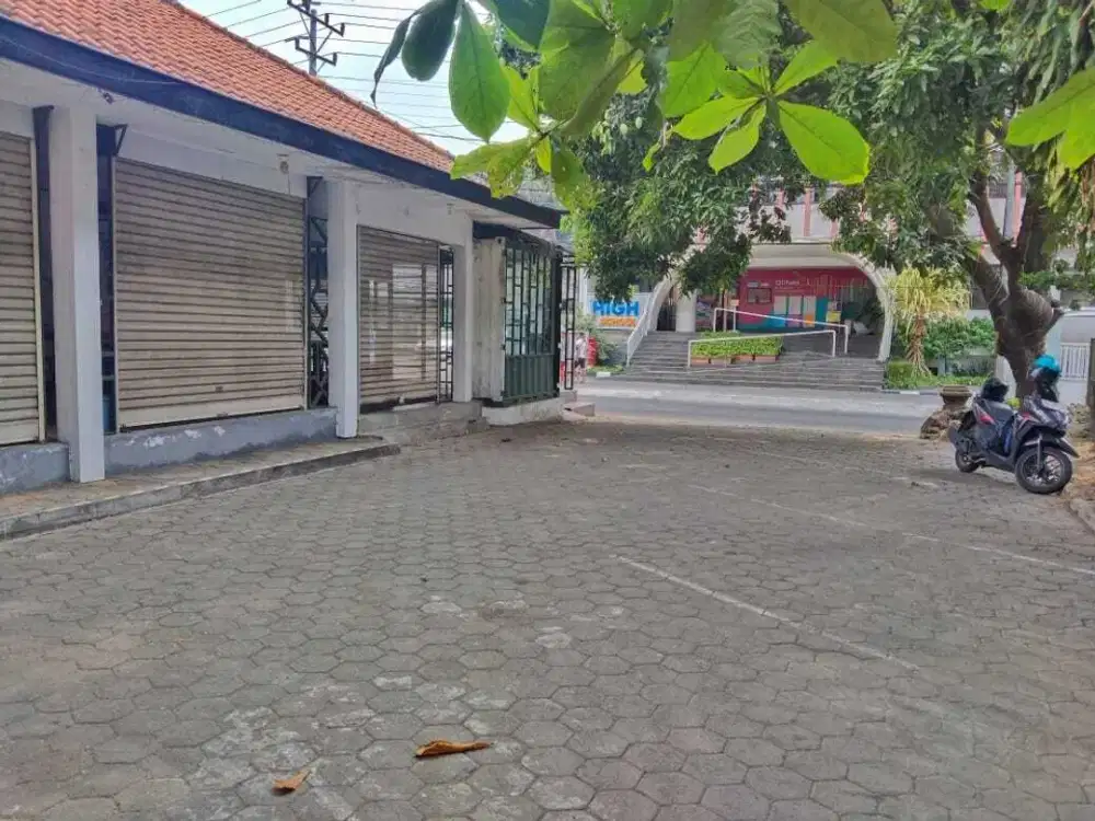 Tanah Bonus Bangunan Resto di tengah persis 3 PTN Jogja