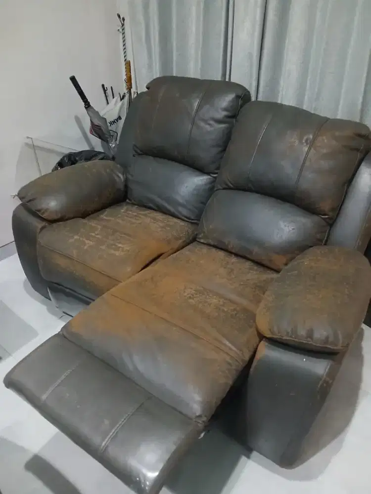 Sofa Recliner (sofa rebah) 2 seat , kondisi bagus perlu bekleed