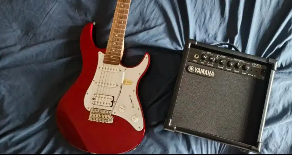 Yamaha Pasifica 112J dan Amplifier Yamaha GA15II