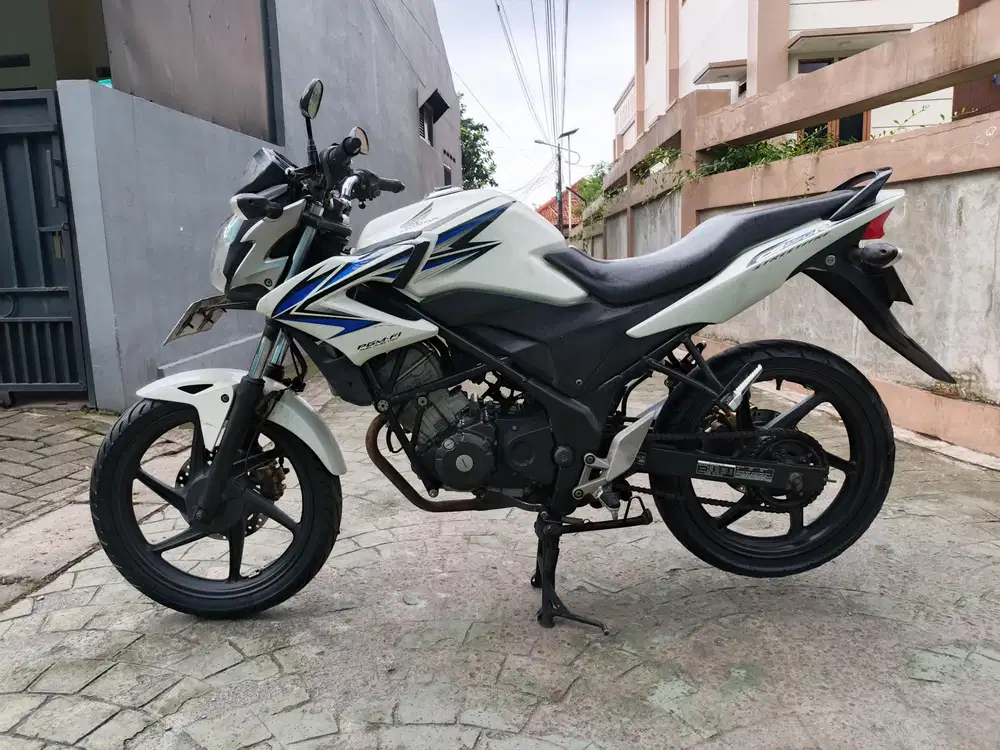 Honda CB 150 R Fi  2013 stater halus mulus terawat