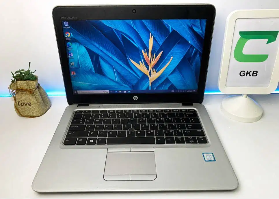 Laptop HP core i7 Gen 7 Ram 8gb Ssd 256gb + 1tb ngebut murah bodi keci