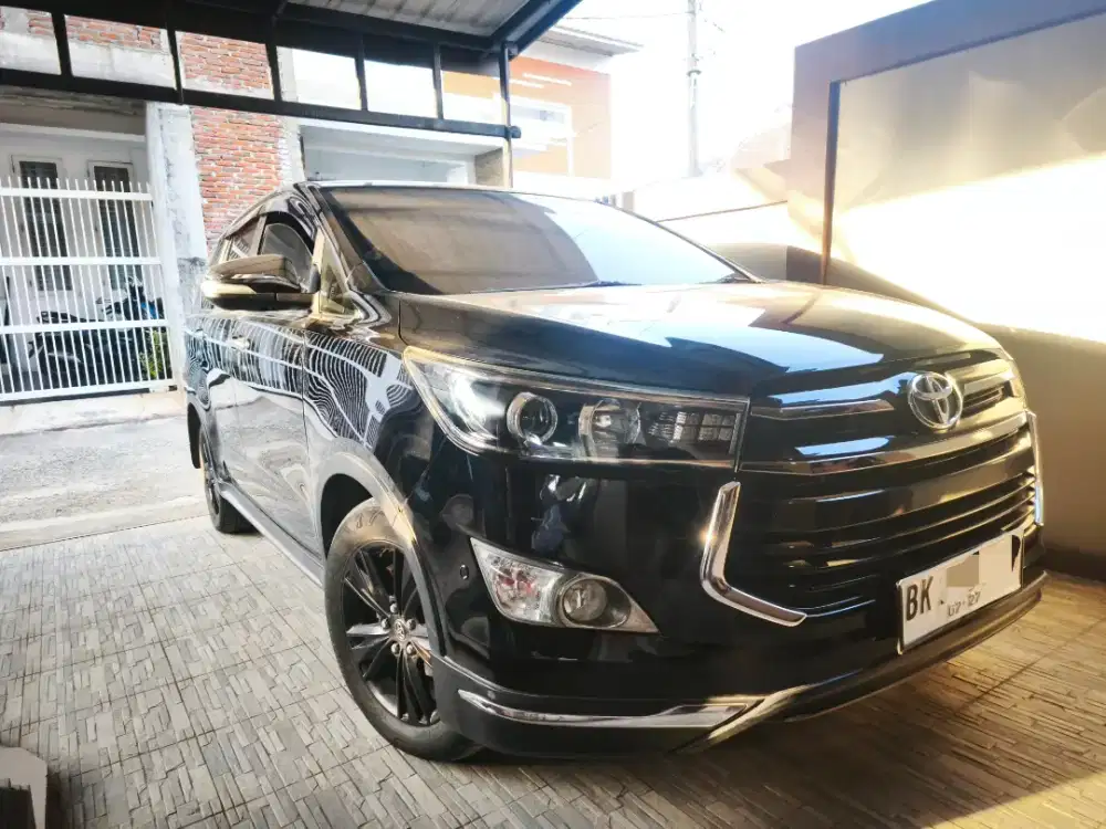 Toyota Kijang Innova Venture 2,4 Diesel AT 2017