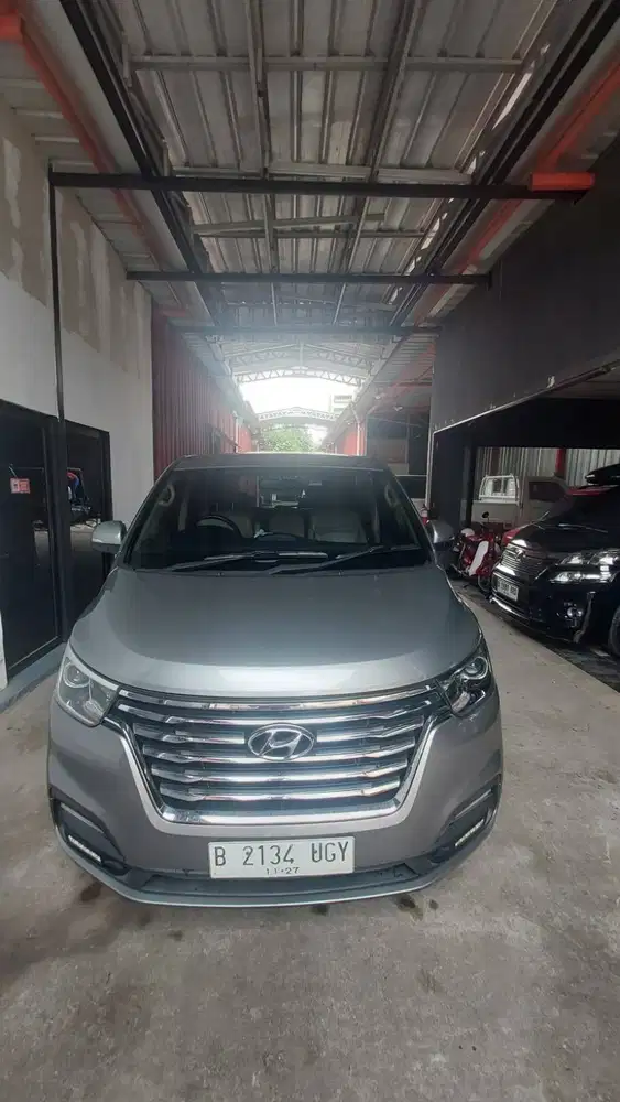 Jual Mobil Hyundai H1 2.5 CRDi AT Diesel 2018