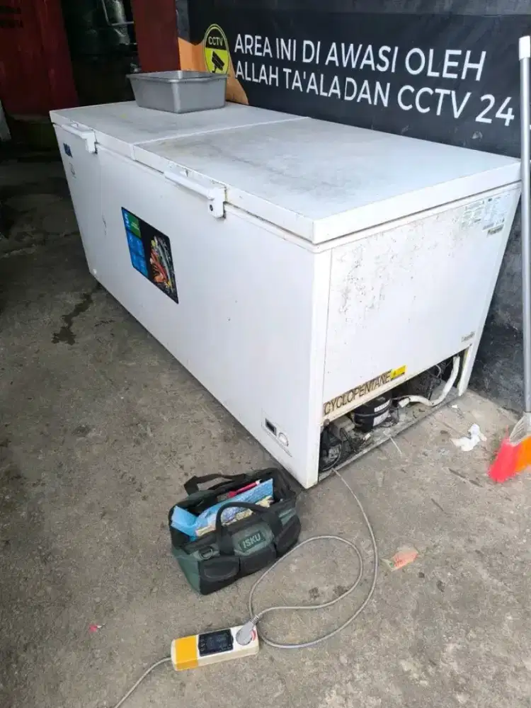 SERVICE FREZER TERDEKAT