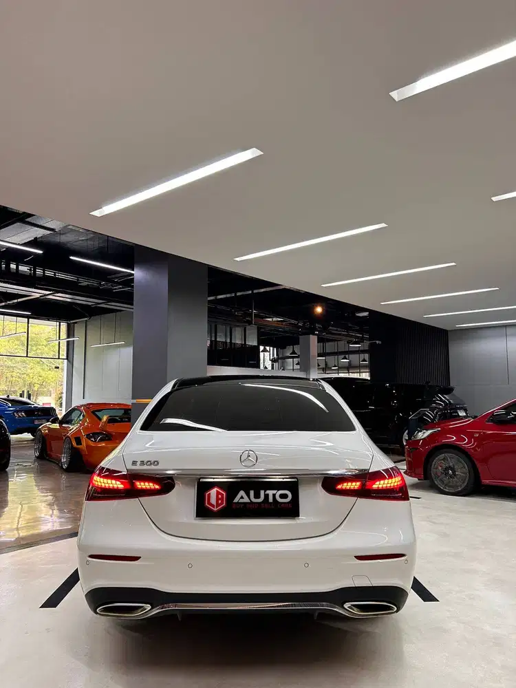 Mercedes Benz E300 AMG AT 2023 Putih Mercy Km13rb B79LV