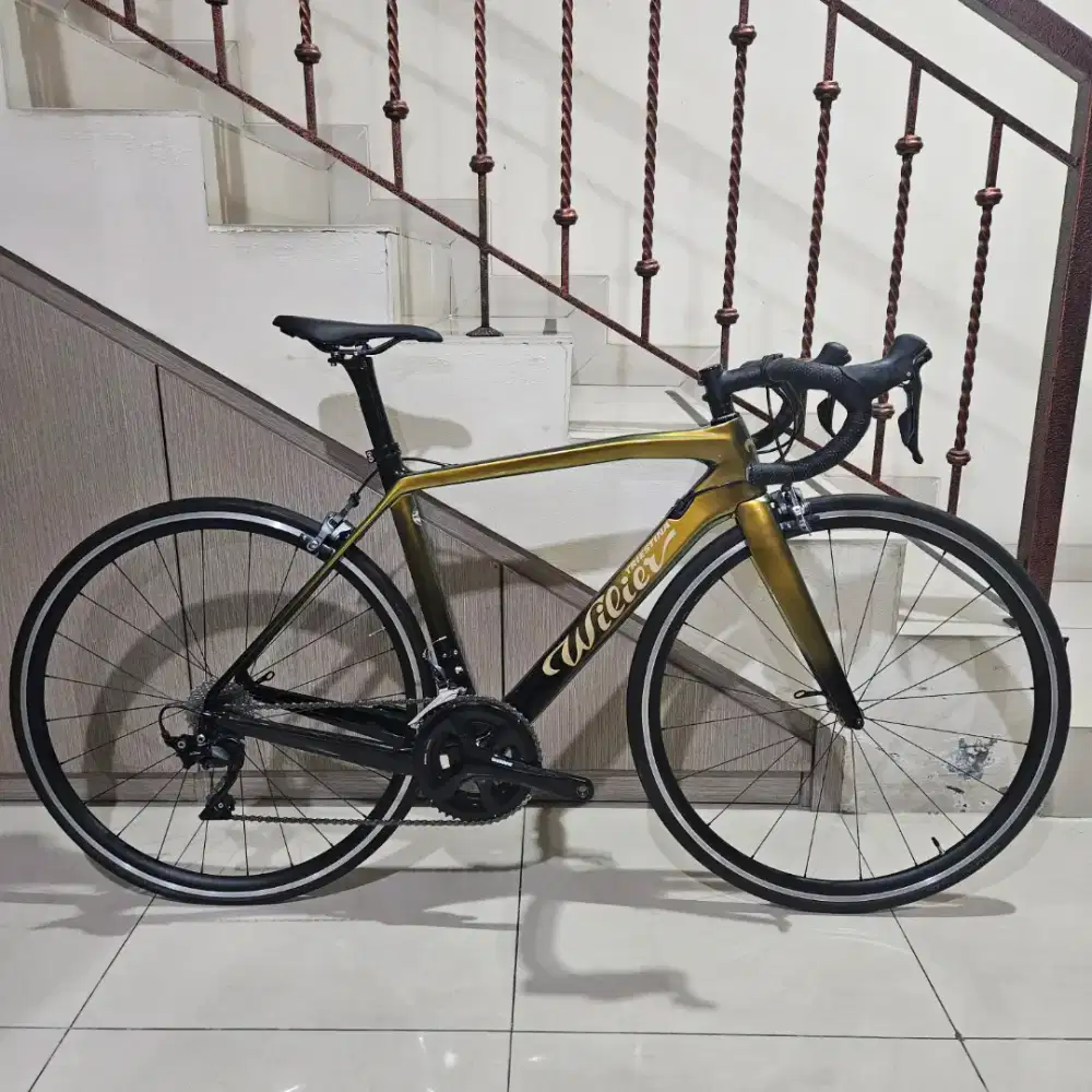 Sepeda roadbike wilier cento1sr carbon Size S