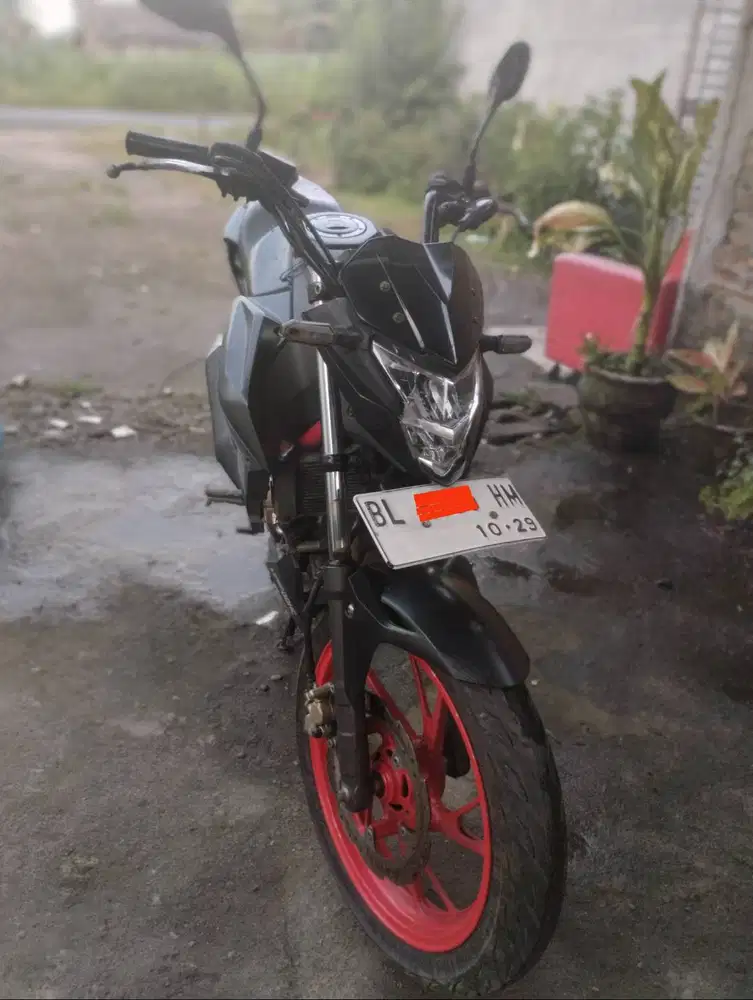 JUAL CEPAT! Honda CB150R 2019 Mulus Kayak Baru