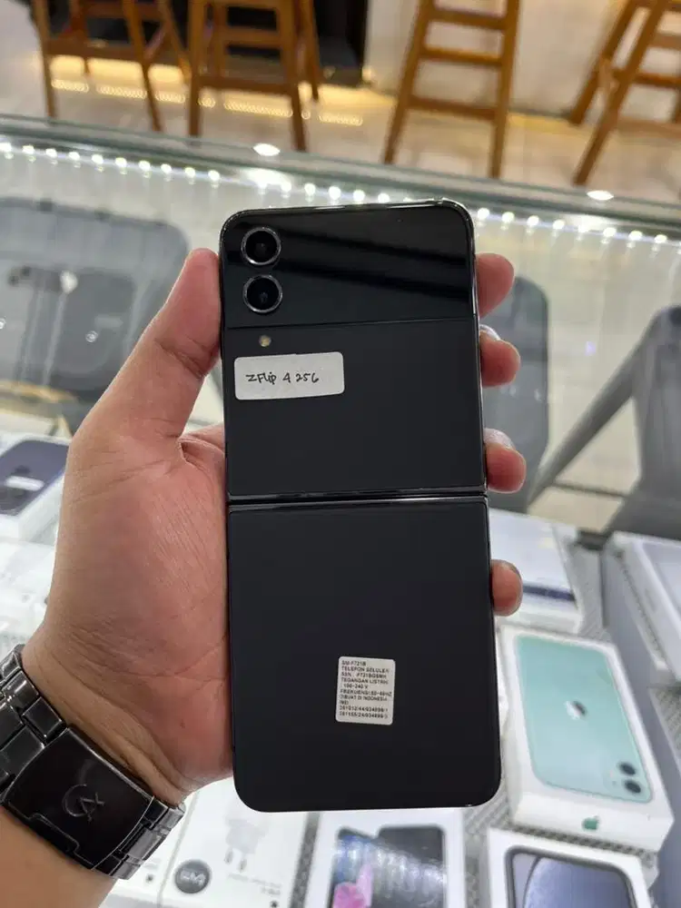 SAMSUNG ZFLIP 4 RAM 8/256GB MULUS FULLSET