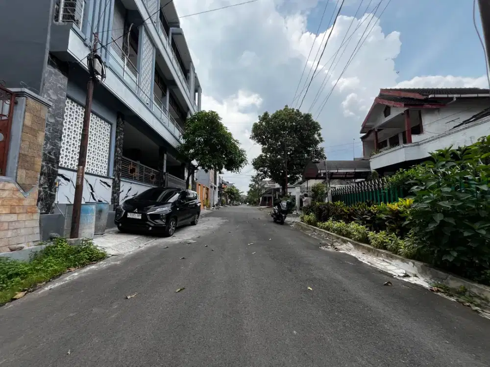 Tanah Bunga Merak Suhat