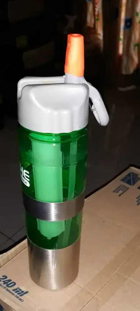 botol minum bersedotan