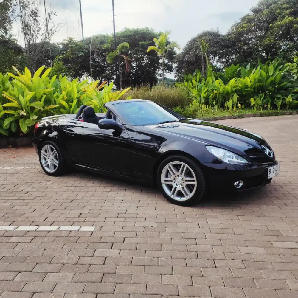 Mercedes Benz SLK 300 AMG Grand edition low km tangan pertama terawat