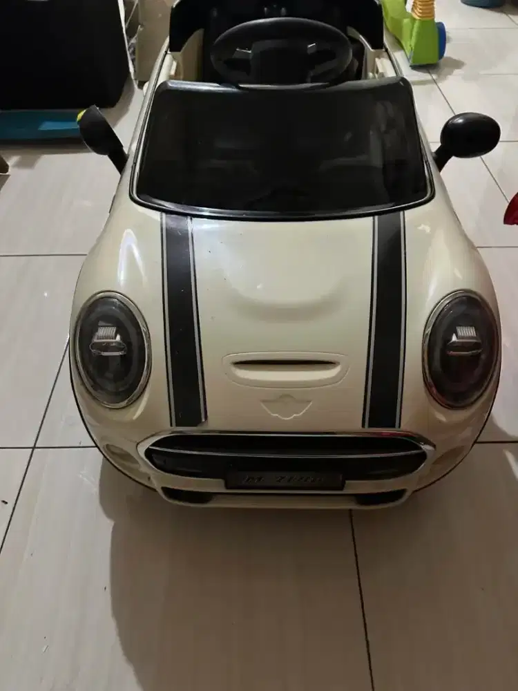 Mobil Aki Anak Luxury Mini Cooper Edition - Putih (Preloved Like New)