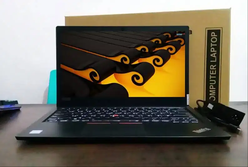 Laptop Fulzet | Core i5 | Ram 8gb | SSD 256 | super mulus segel normal