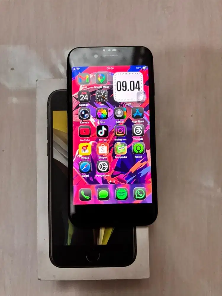 iPhone SE 2 / 64 iBox