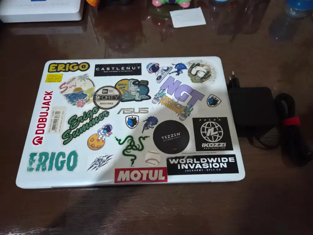 Laptop Asus i5-6200U NVIDIA 930M (2GB)