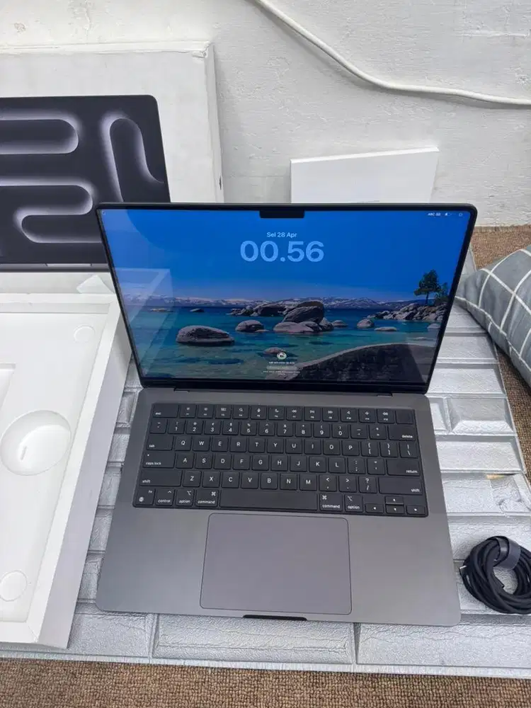 Macbook pro M3 pro 14 18/512Gb second like new mulus fulset original