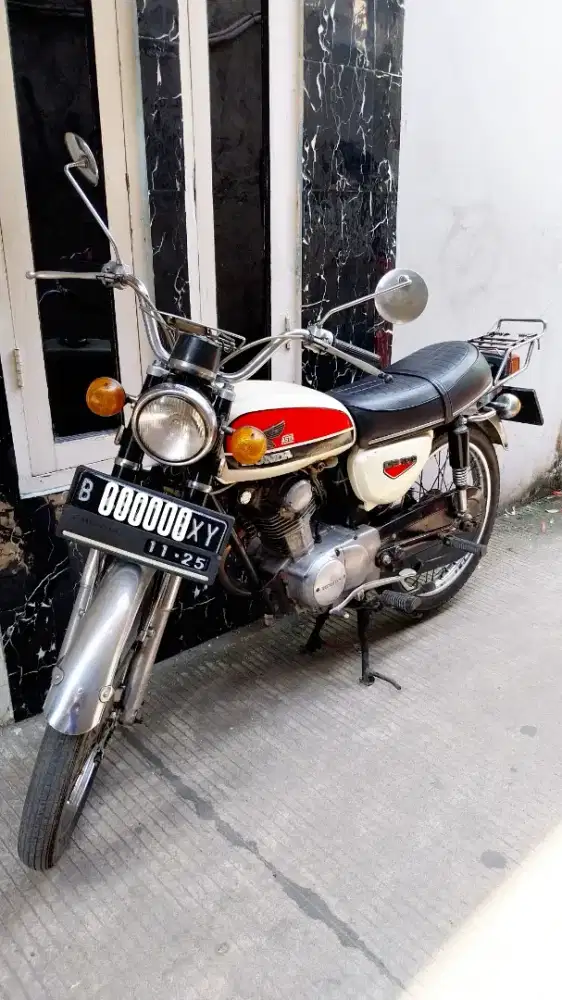 Honda cb 100 tahun 1973