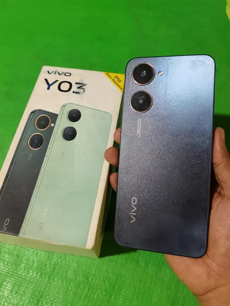 Vivo Y03 Ram 4/64 ( HP kotak) Minus lecet body dan sensor telp off.