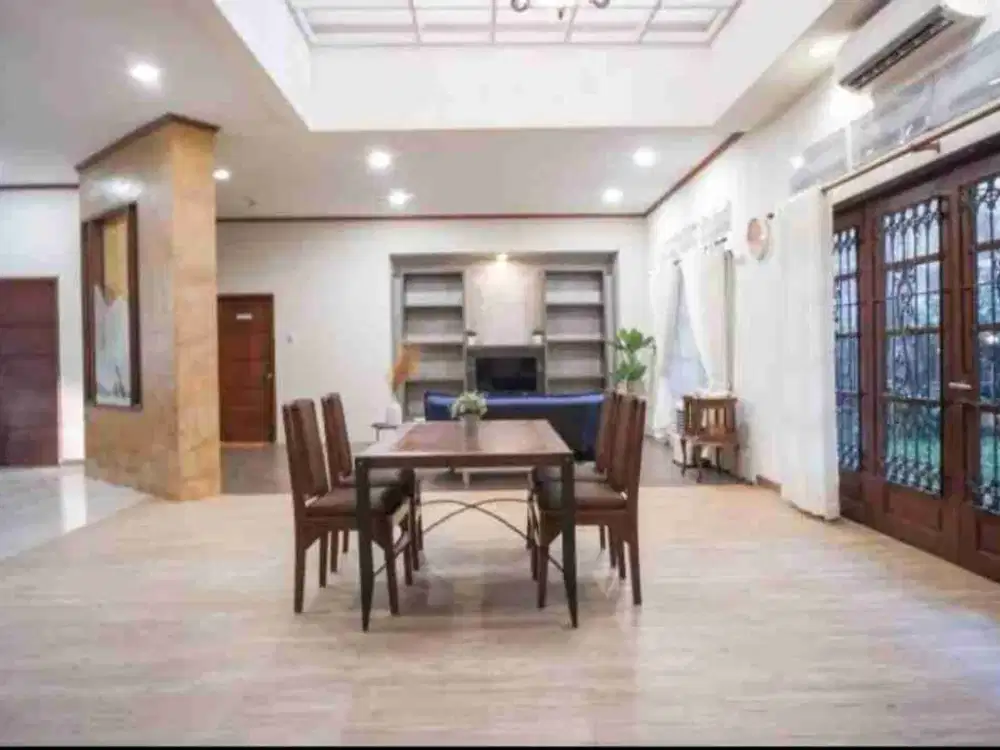 DIJUAL RUMAH SANGAT TERAWAT SIAP HUNI  MARGOREJO INDAH