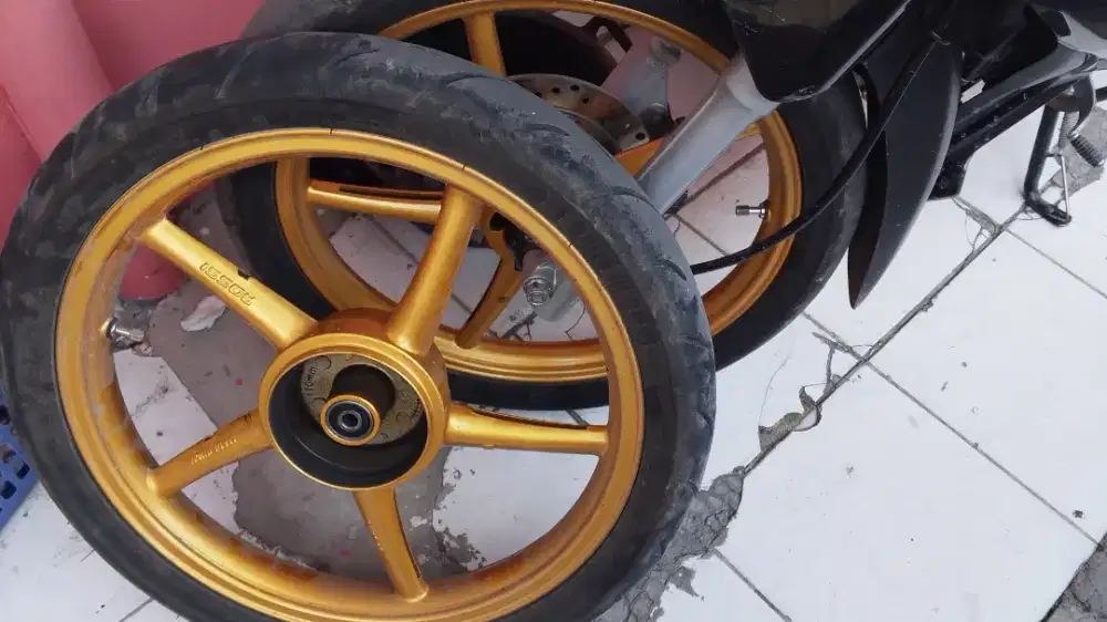 Velg v Rossi engkei ring 17