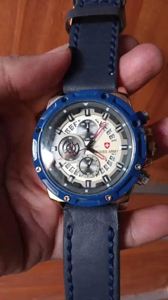 Jam tangan cowok swiss army