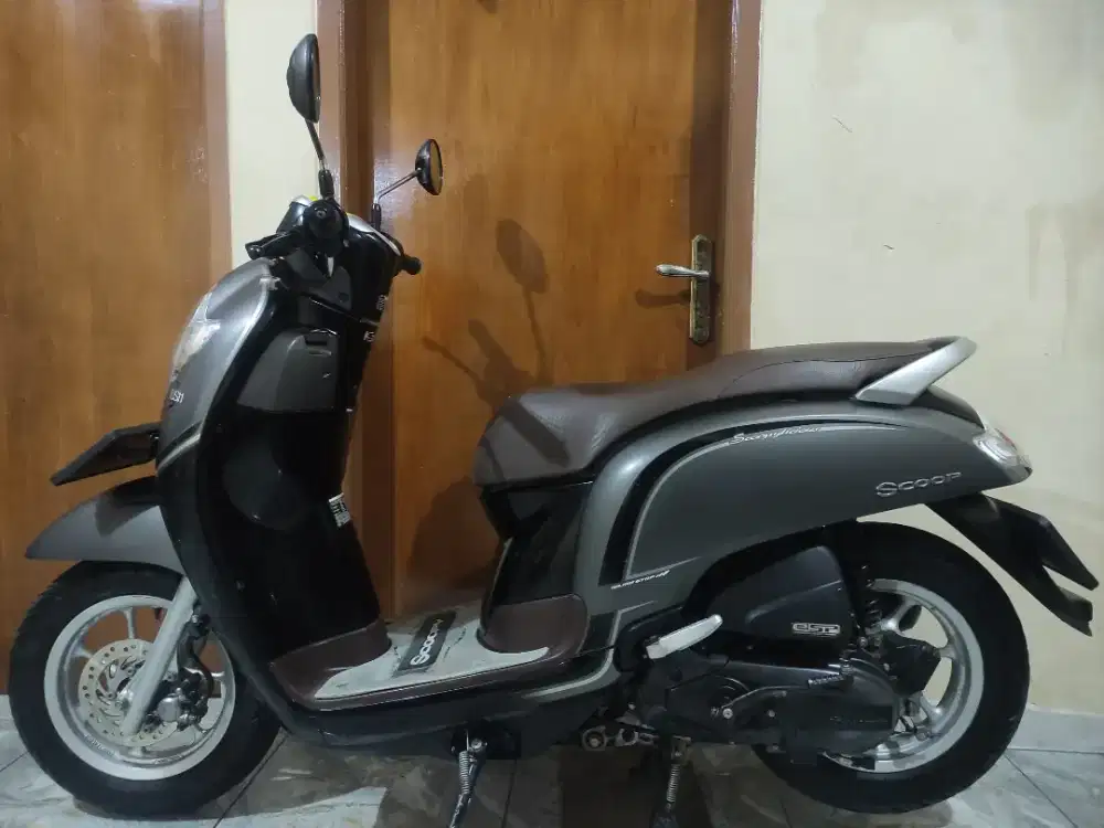 Low km scoopy stylish donat cbs iss super mulus mesin halus