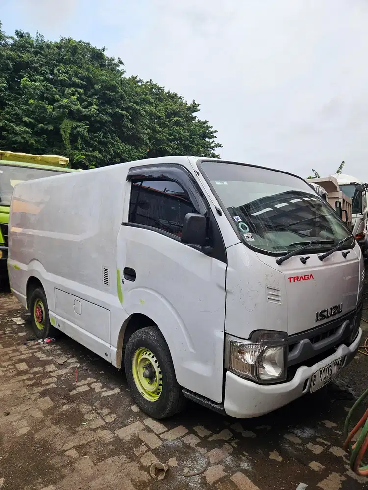Isuzu traga 2.5 blindvan tahun 2021 solar manual