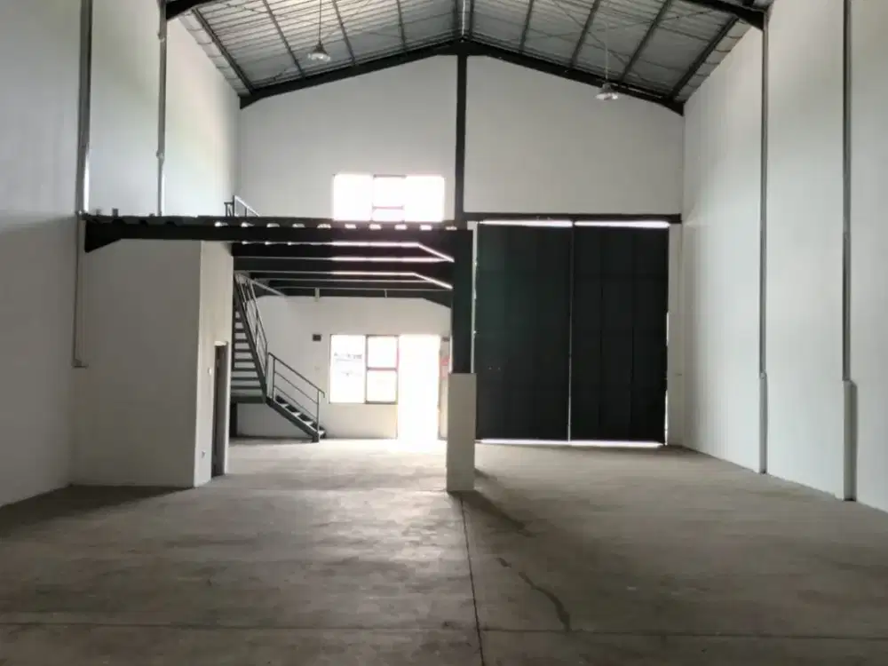 Gudang Siap Kerja Dekat Bandara Bebas Banjir di Teluk Naga S287