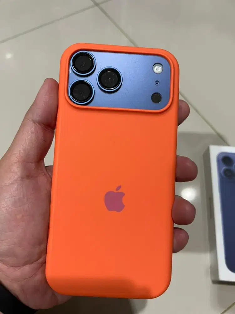 Iphone 17 pro max 512gb blue MULUS BONUS CASING BANYAK