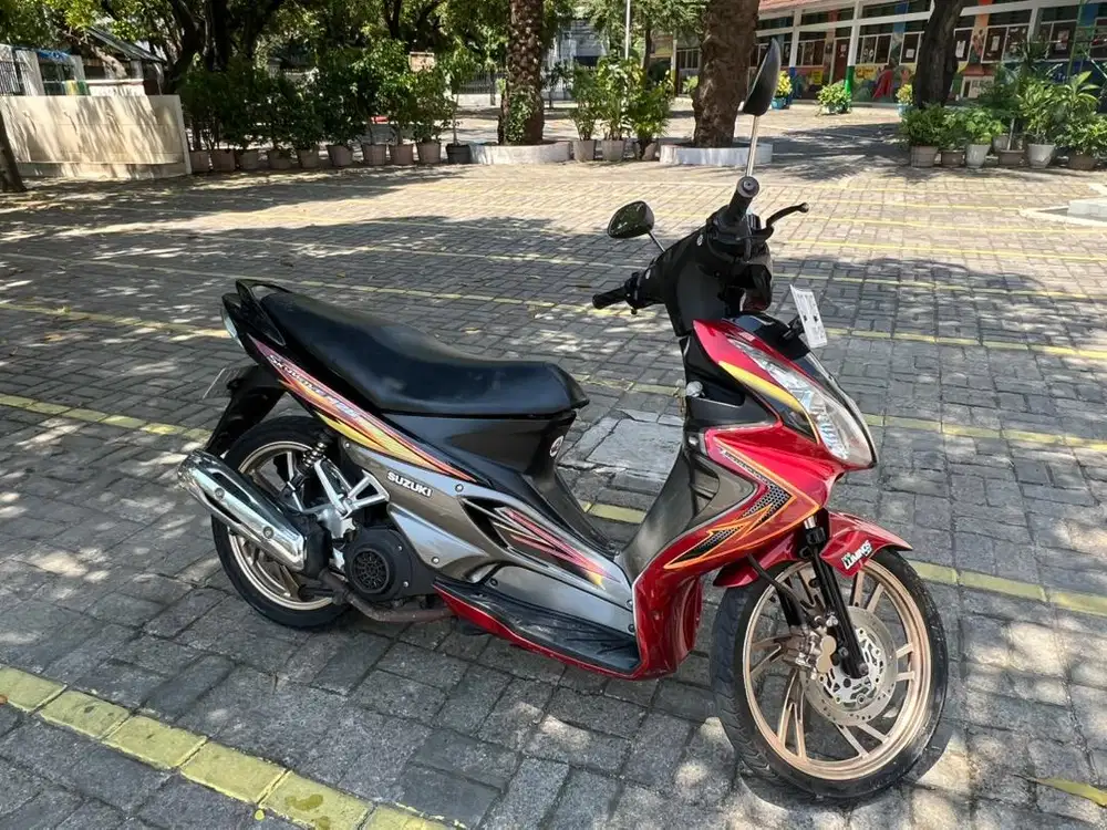 suzuki skywave 125cc tahun 2011 merah hitam
