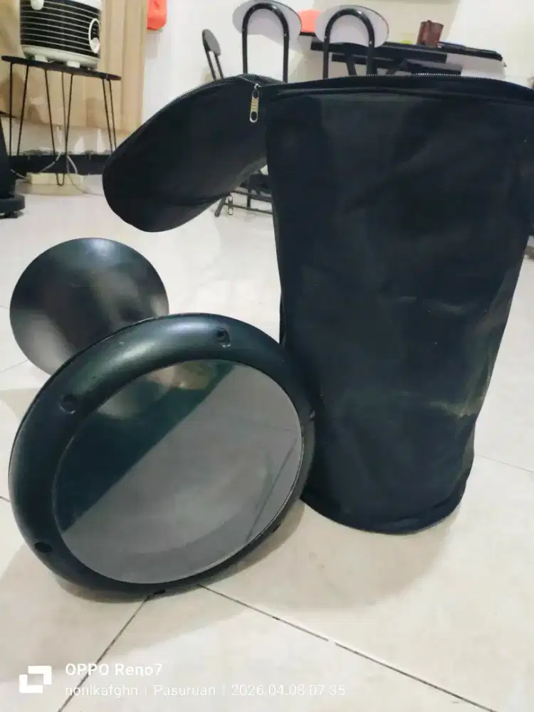Darbuka terbuat dari besi