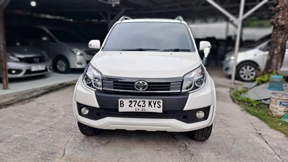 Toyota rush facelift 2016 matik putih istimewa bergaransi cash kredit