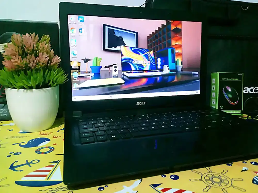 LAPTOP ACER ONE Z1401. RAM4GB.SSD256GB. Slim.Layar Jernih.Baterai Awet