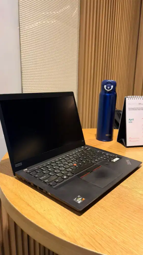 Lenovo Thinkpad X395
AMD Ryzen 7 Pro 3700U
